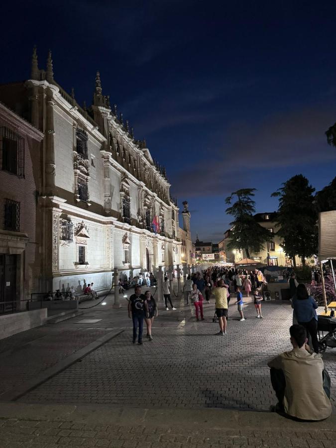 Sonar En La Plaza Cervantes 1 Alcalá de Henares Esterno foto