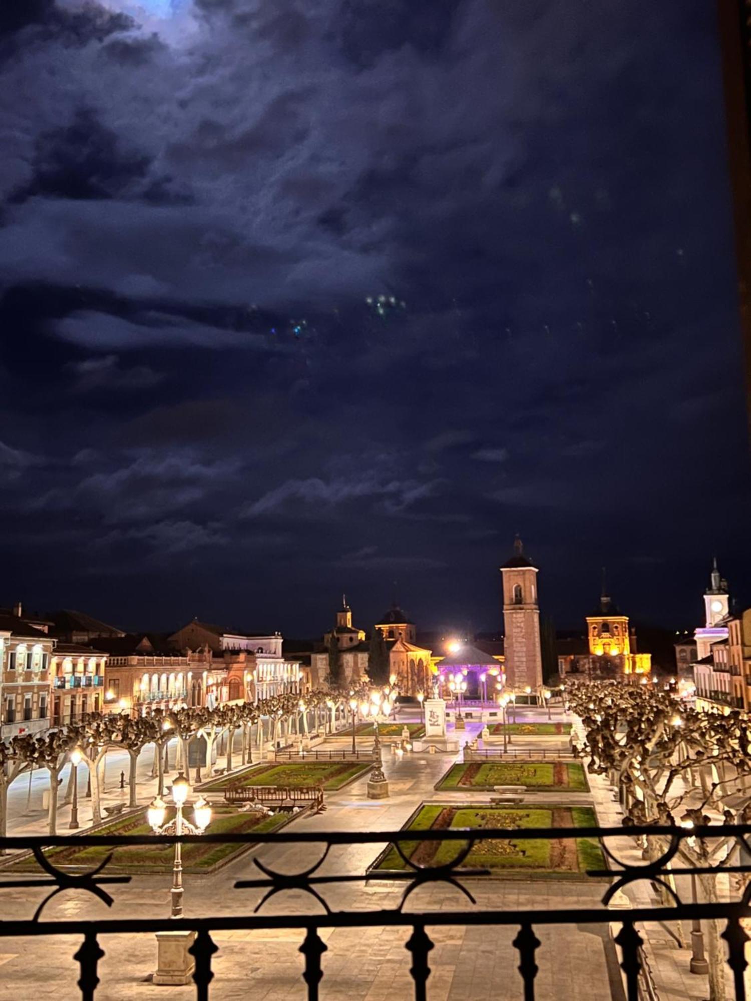 Sonar En La Plaza Cervantes 1 Alcalá de Henares Esterno foto